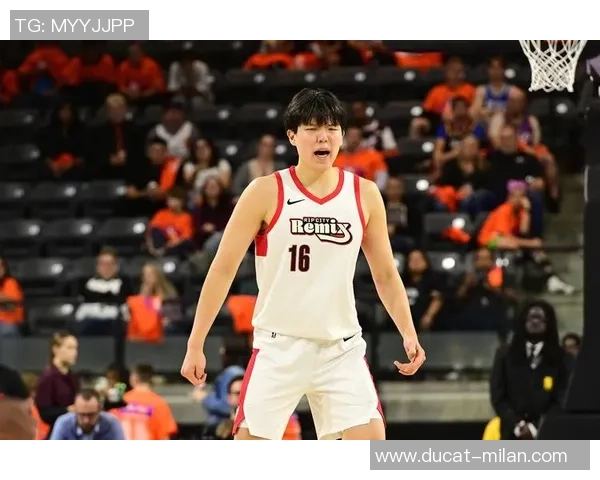 杨瀚森日常3分钟得1分1失误2犯规！强硬上篮惊喜，危险仍无变化！